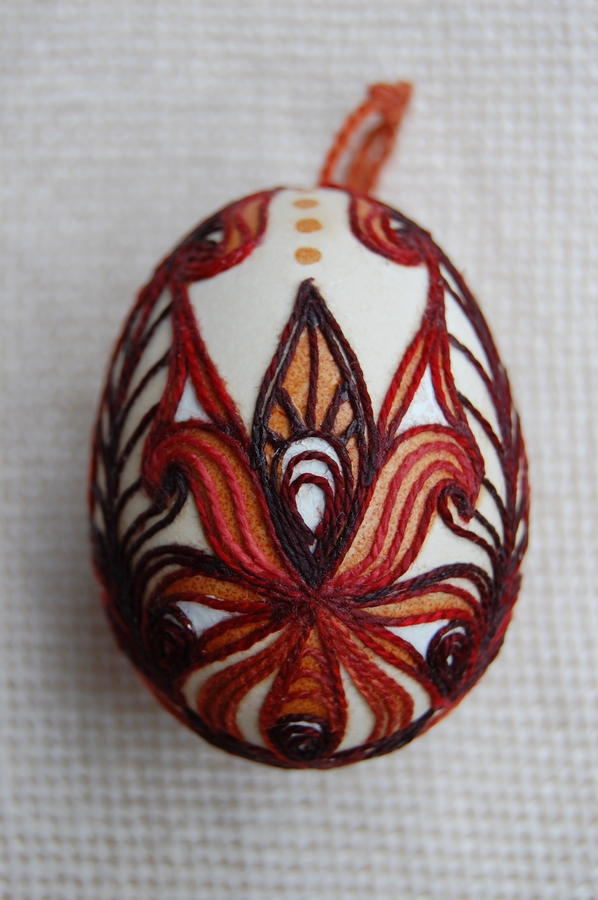 Easter Egg, 2002, 5,7 x 4 cm, batik, crewel