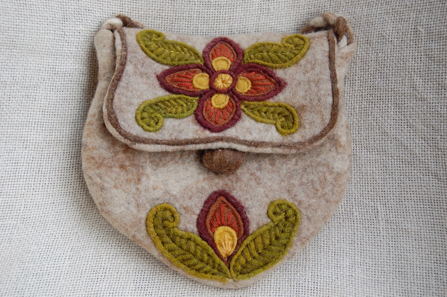 Haversack, 2003, 18 x 18,5 cm, felt